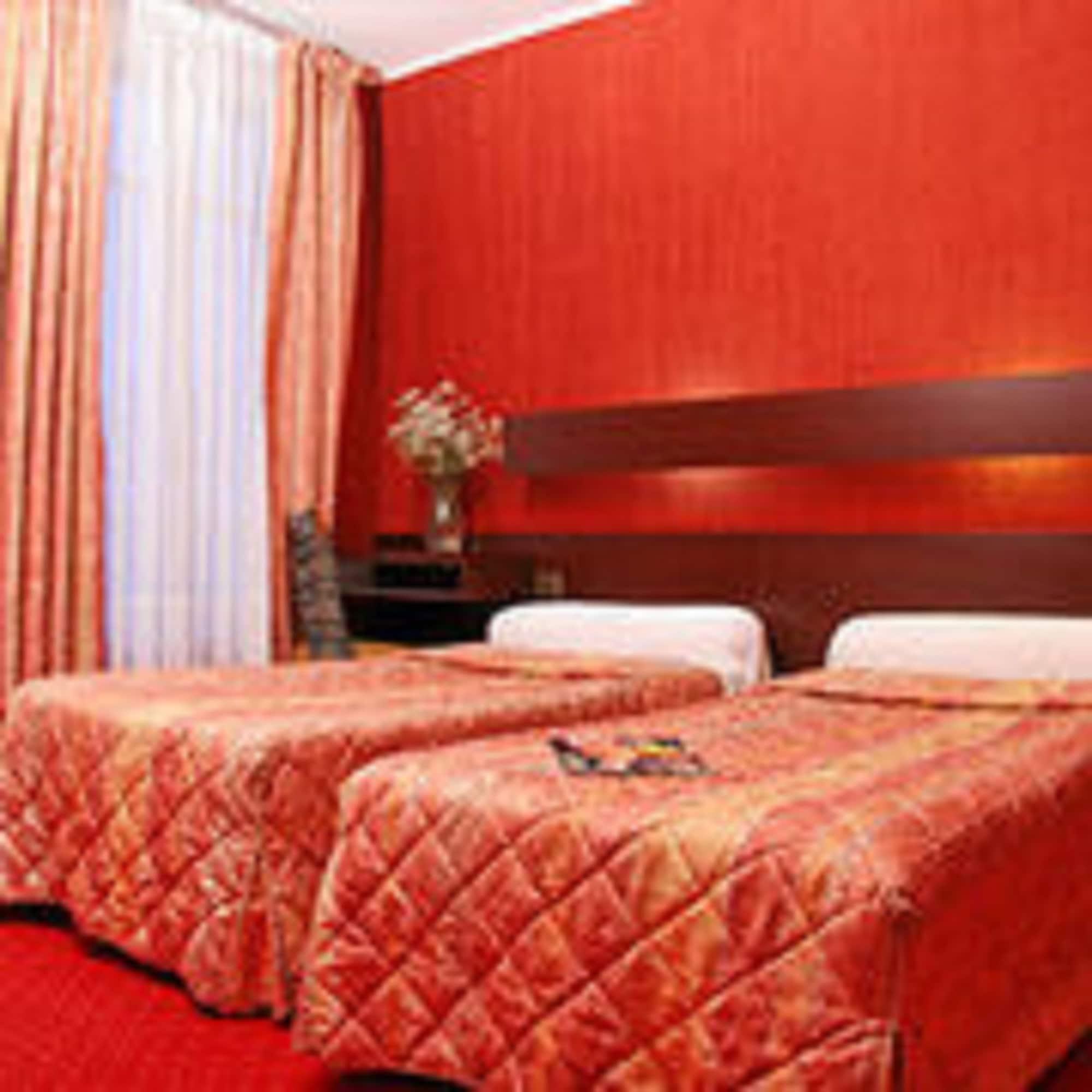 Camelia International Hotel Paris Bagian luar foto