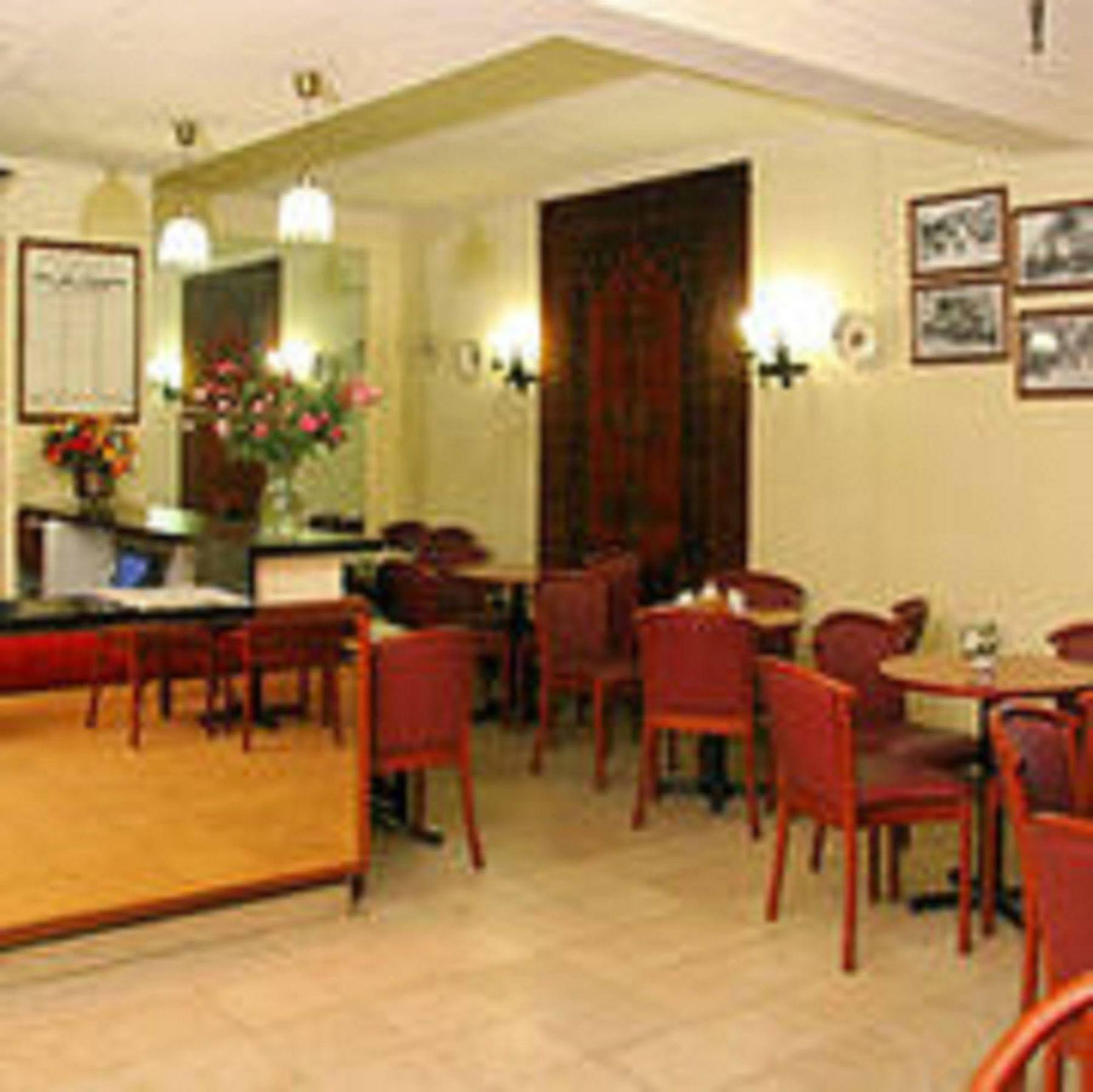 Camelia International Hotel Paris Bagian luar foto