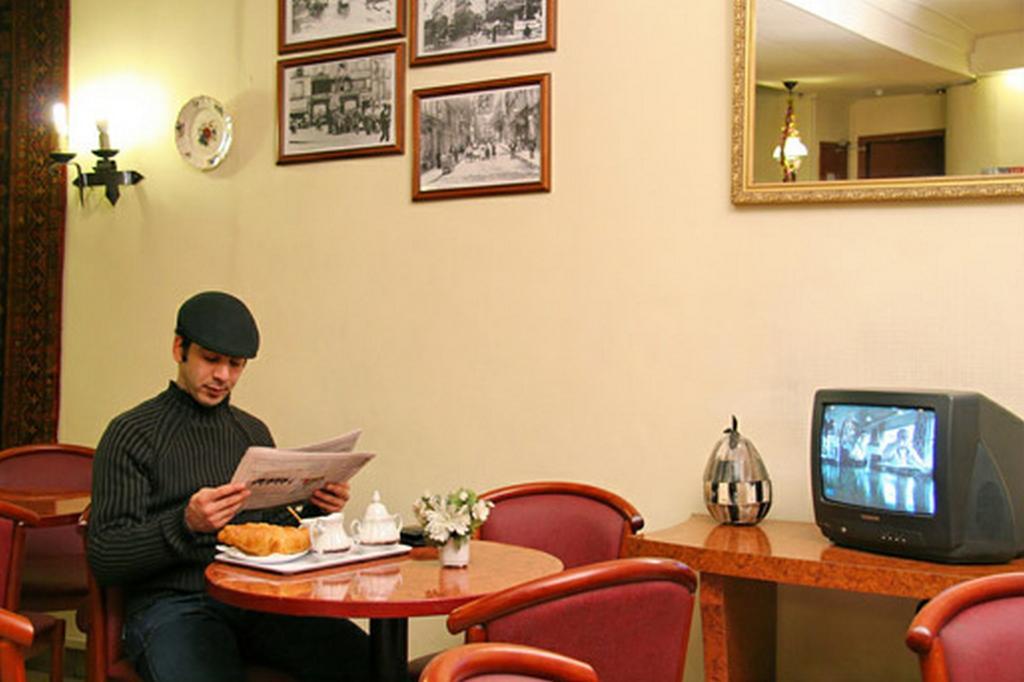 Camelia International Hotel Paris Bagian luar foto